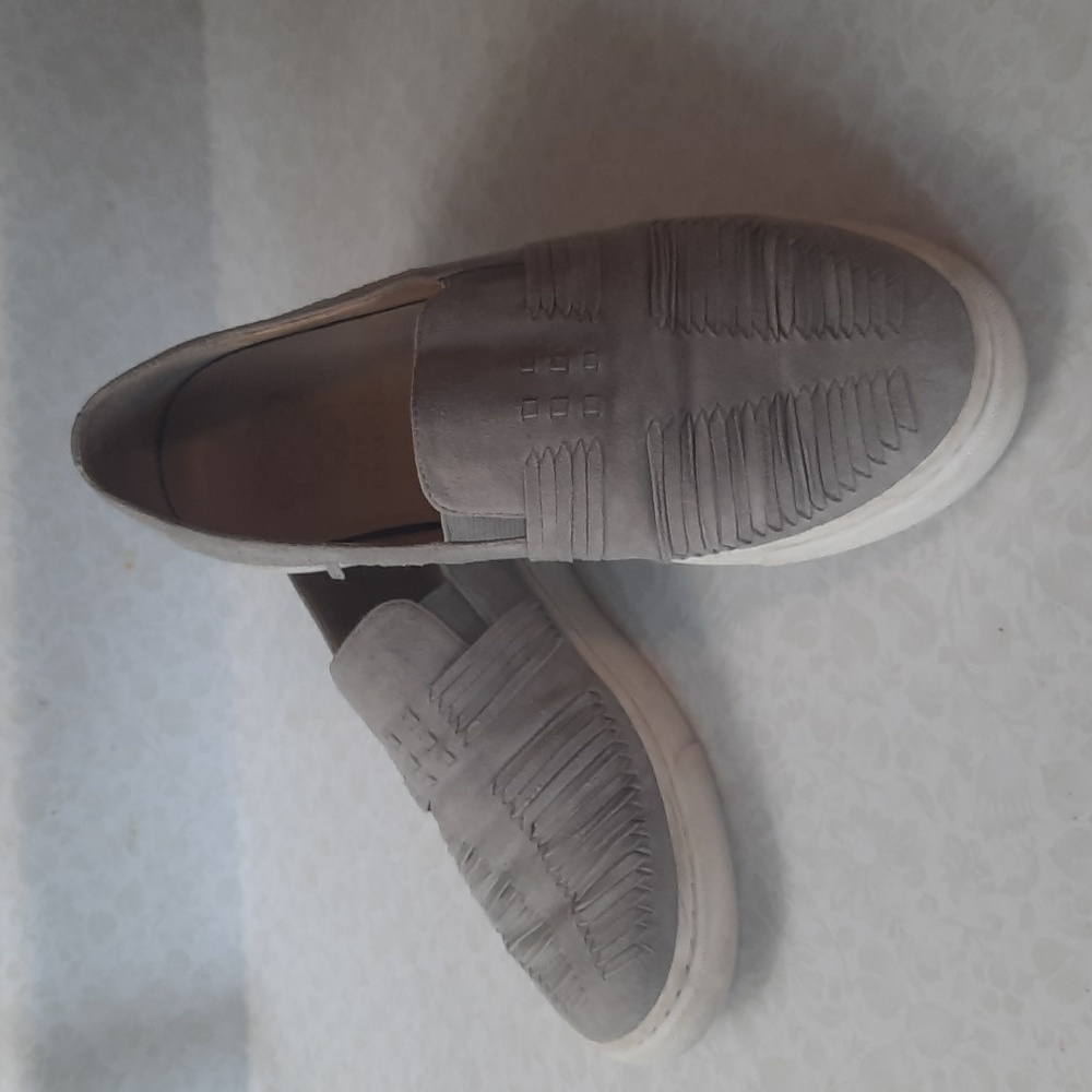 Vince Camuto Beyza gray suede leather slip on loafer shoes size 7